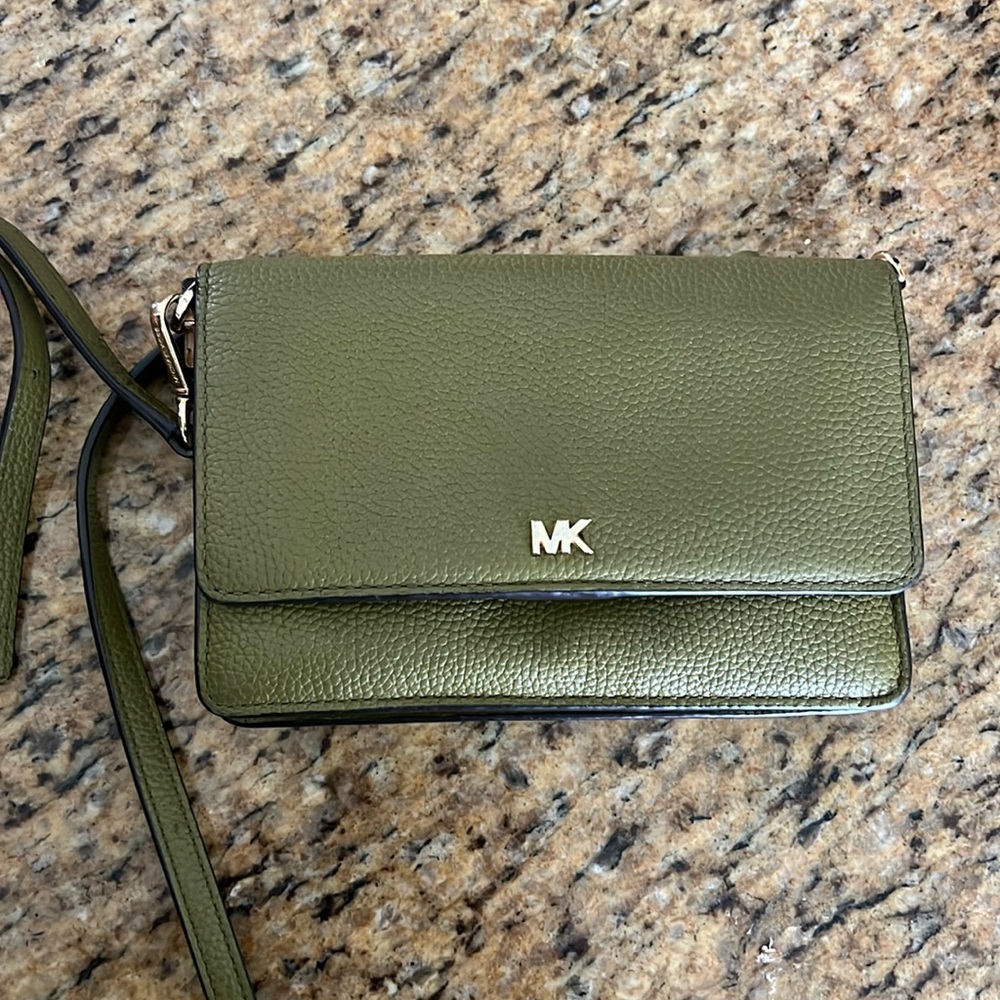Michael Kors Crossbody/Clutch